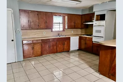 860 Bingman Drive, Beaumont, TX 77705 - Photo 5