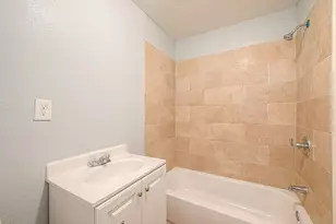 9302 Fairland Dr, Houston, TX 77051 - Photo 9