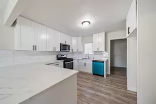 6829 Japonica St, Houston, TX 77087 - Photo 7