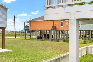 222 Ocean Ave, Surfside Beach, TX 77541 - Photo 3