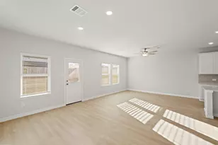 25427 Blossom Ct, Montgomery, TX 77316 - Photo 11