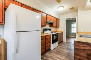 200 Montrose Cir, Conroe, TX 77301 - Photo 9