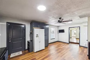 4607 Swan St, Hitchcock, TX 77563 - Photo 17