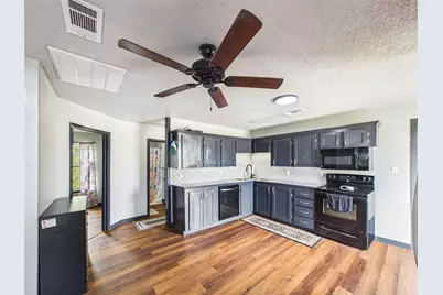 4607 Swan Street, Hitchcock, TX 77563 - Photo 11