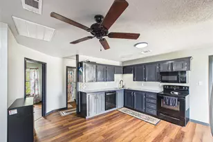 4607 Swan St, Hitchcock, TX 77563 - Photo 11