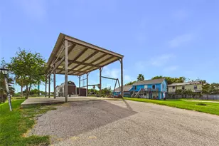 4607 Swan St, Hitchcock, TX 77563 - Photo 3