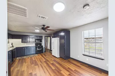 4607 Swan Street, Hitchcock, TX 77563 - Photo 15