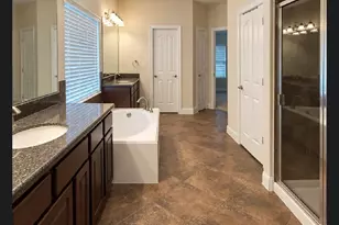 11411 Kings Point Blvd, Dayton, TX 77535 - Photo 13