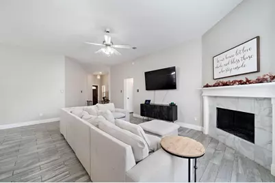 1830 Sherwood Forest Circle, League City, TX 77573 - Photo 3