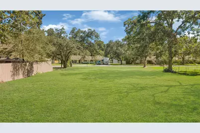 901 Elizabeth Avenue, Rosenberg, TX 77471 - Photo 13