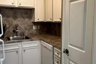 2100 Tanglewilde St, Houston, TX 77063 - Photo 15