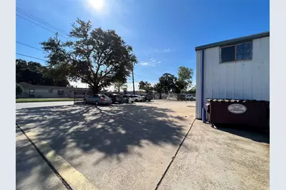 7810 Hammerly Boulevard, Houston, TX 77055 - Photo 3