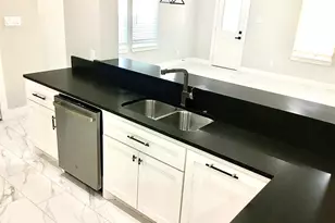 924 E 2nd St, Bellville, TX 77418 - Photo 11