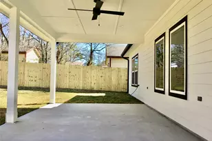 924 E 2nd St, Bellville, TX 77418 - Photo 31