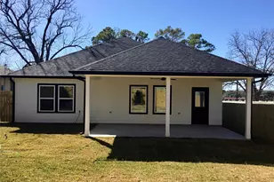 924 E 2nd St, Bellville, TX 77418 - Photo 33