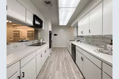 5126 Berry Creek Drive, Houston, TX 77017 - Photo 9