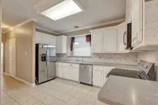 9822 El Chaco St, Baytown, TX 77521 - Photo 17