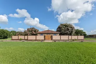 1226 County Rd 45, Angleton, TX 77515 - Photo 3
