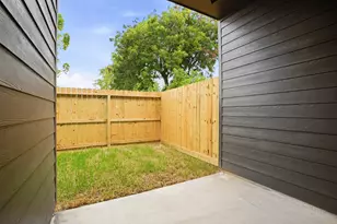 944 Lucky St, Houston, TX 77088 - Photo 25