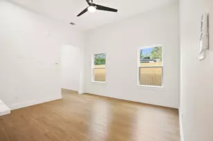 944 Lucky St, Houston, TX 77088 - Photo 13