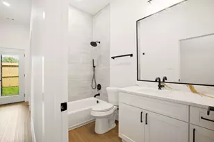 944 Lucky St, Houston, TX 77088 - Photo 21