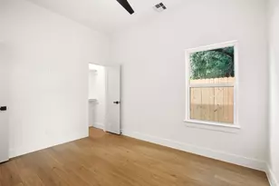 944 Lucky St, Houston, TX 77088 - Photo 23