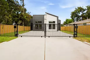 944 Lucky St, Houston, TX 77088 - Photo 1