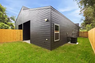 944 Lucky St, Houston, TX 77088 - Photo 27