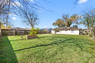 6711 Schiller St, Houston, TX 77055 - Photo 15