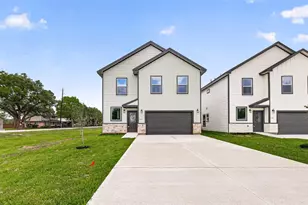 422 4th St, Beasley, TX 77417 - Photo 1