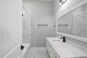 6728 Parker Grv Ln, Houston, TX 77076 - Photo 21