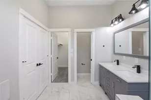 6728 Parker Grv Ln, Houston, TX 77076 - Photo 17