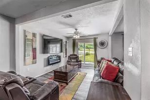 110 S 9th St, Highlands, TX 77562 - Photo 13