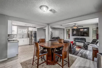 110 S 9th Street, Highlands, TX 77562 - Photo 11
