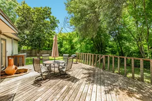 101 Huckleberry Dr, Lake Jackson, TX 77566 - Photo 31