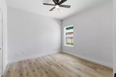 7040 Kinney Street, Houston, TX 77087 - Photo 23