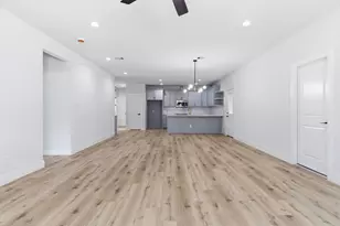 7040 Kinney St, Houston, TX 77087 - Photo 13