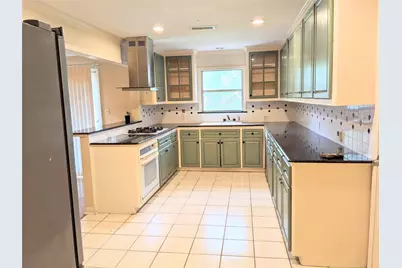 5559 Aspen Street, Bellaire, TX 77401 - Photo 3