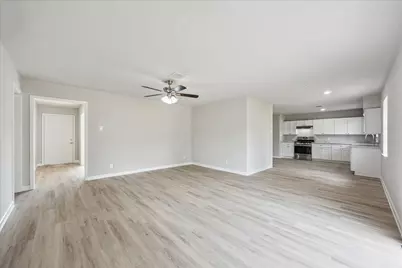 5922 Fontenelle Drive, Houston, TX 77035 - Photo 5