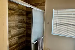 106 N Eastwood St, Houston, TX 77011 - Photo 23