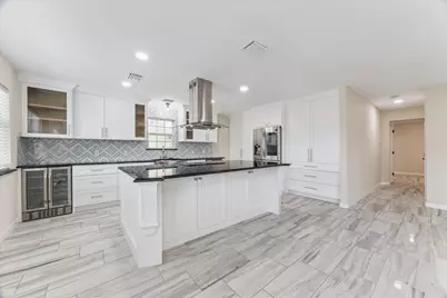 813 W Galveston Street, League City, TX 77573 - Photo 15