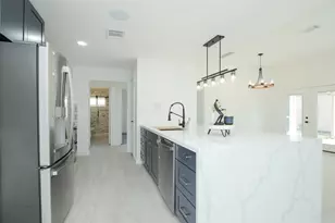 8518 Furlong Ln, Houston, TX 77071 - Photo 15