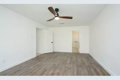 8518 Furlong Lane, Houston, TX 77071 - Photo 21