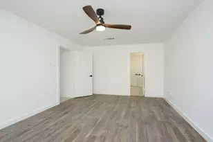 8518 Furlong Ln, Houston, TX 77071 - Photo 21