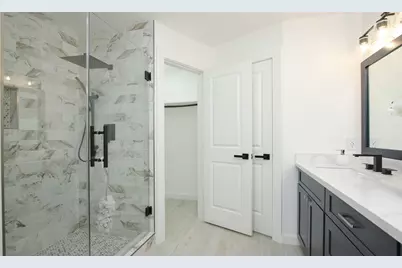 8518 Furlong Lane, Houston, TX 77071 - Photo 23