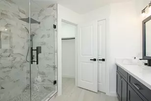8518 Furlong Ln, Houston, TX 77071 - Photo 23