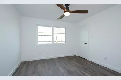 8518 Furlong Lane, Houston, TX 77071 - Photo 25