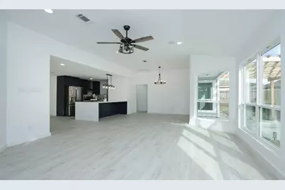 8518 Furlong Lane, Houston, TX 77071 - Photo 9