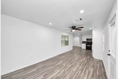 207 E Defee Avenue, Baytown, TX 77520 - Photo 25