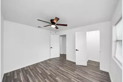 207 E Defee Avenue, Baytown, TX 77520 - Photo 41